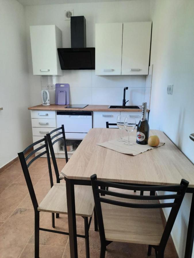 Appartements Lena. Премантура Экстерьер фото